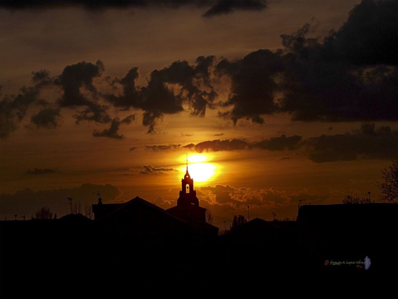 El Sol en el campanario Reducc.jpg